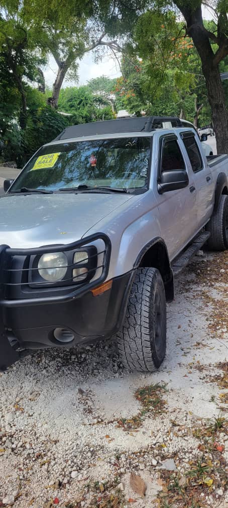 Yon Nissan frontier 4portes shift 4x4 Anne 2000 Pou vann